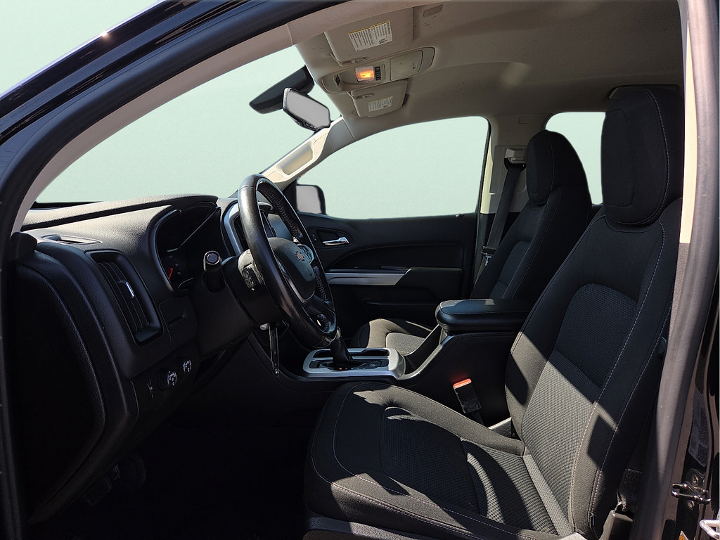 Used 2022 Chevrolet Colorado LT w/ LT Convenience Package AWD/4WD image 16