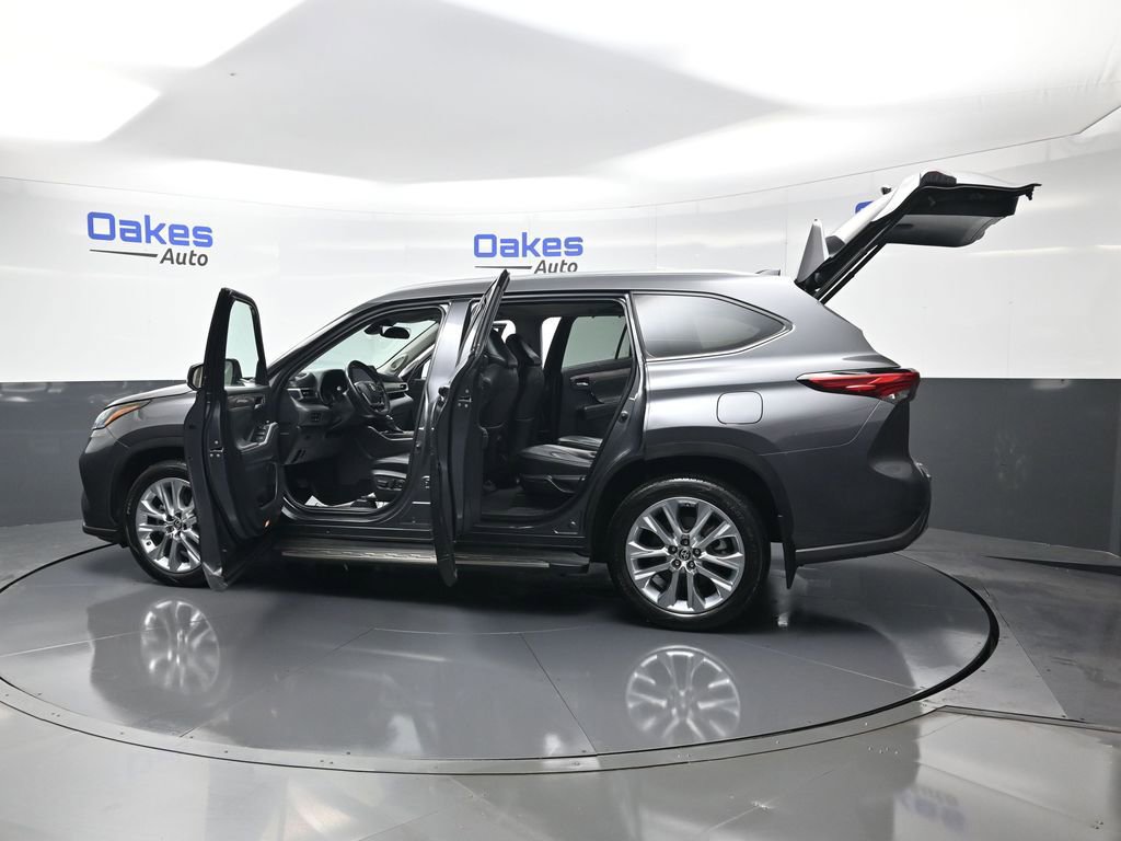 Used 2022 Toyota Highlander Limited image 61