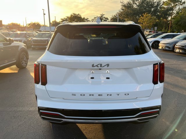 Certified 2022 Kia Sorento S image 6