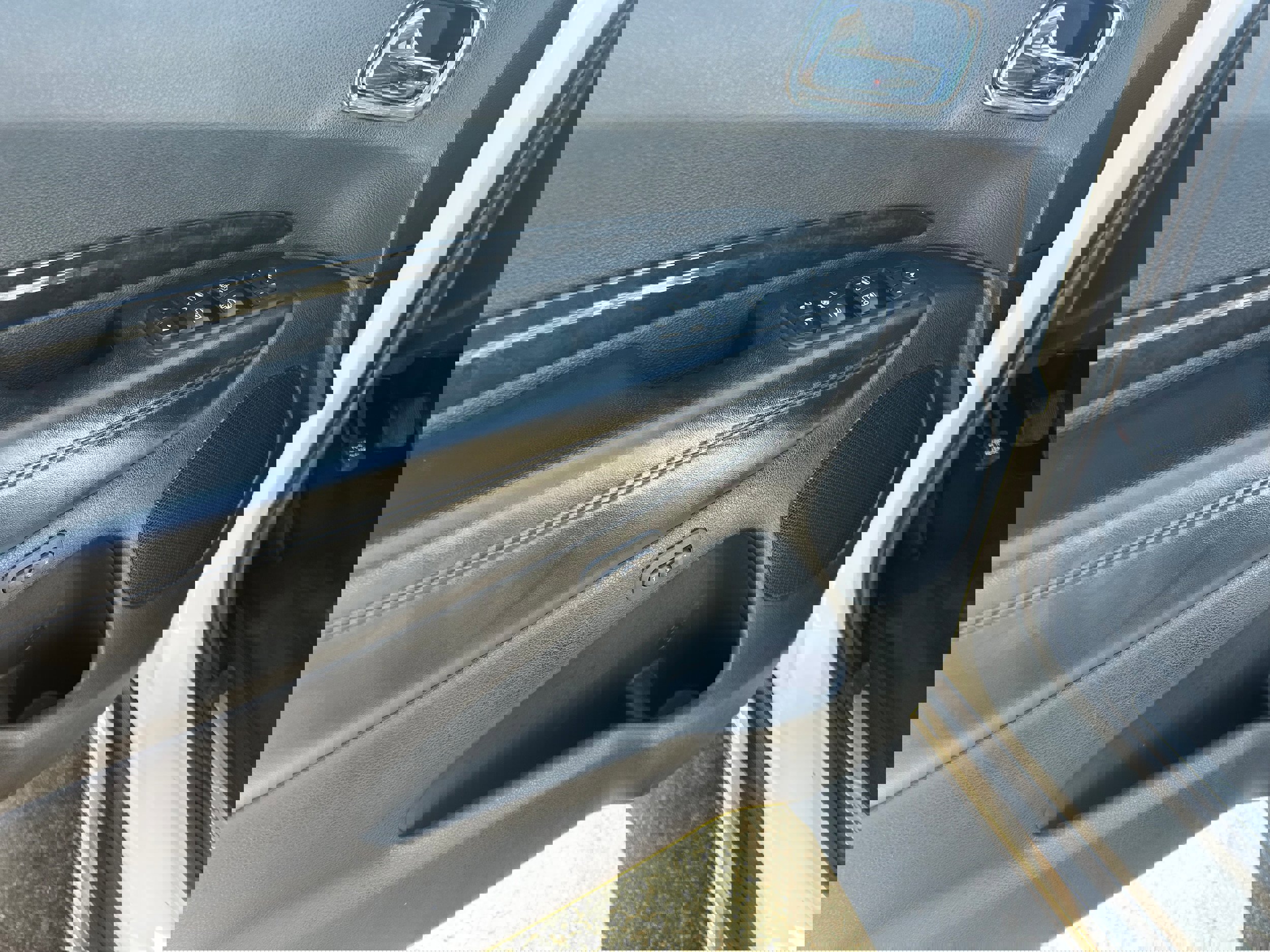 Used 2012 Dodge Durango Crew w/ Leather Interior Group image 8