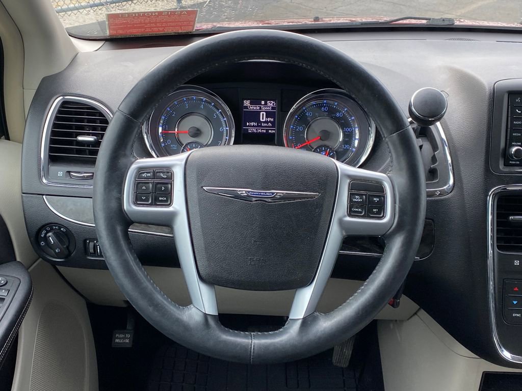 Used 2012 Chrysler Town & Country Touring-L w/ Driver Convenience Group FWD image 22