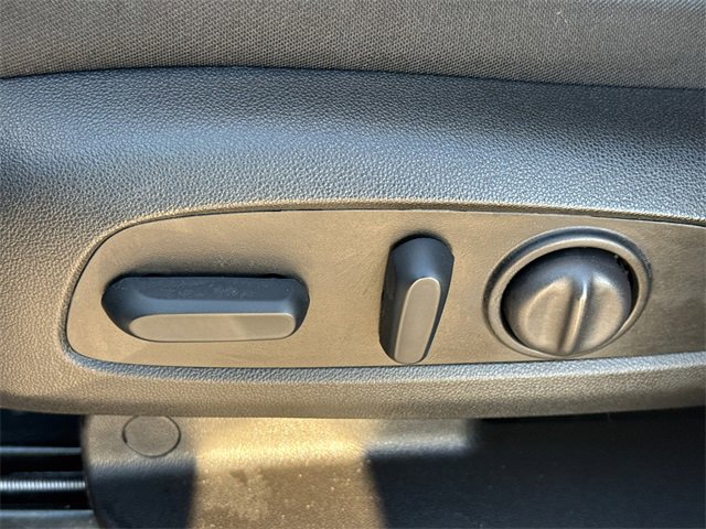 Used 2024 GMC Terrain SLE w/ Driver Convenience Package image 22