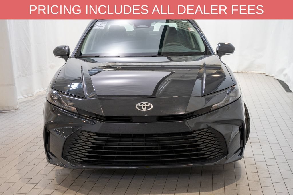 Used 2025 Toyota Camry LE w/ Convenience Package FWD image 2