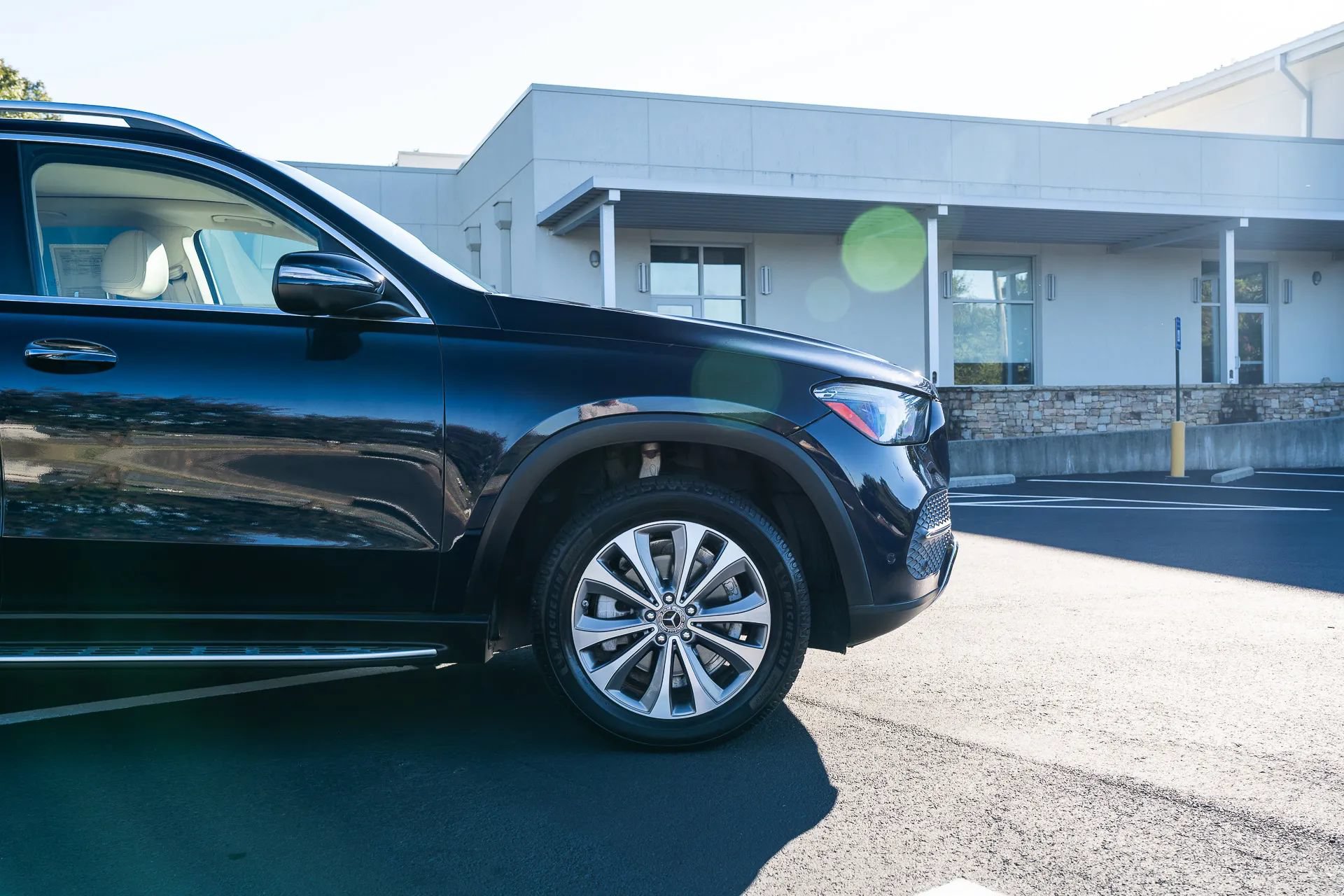 Used 2020 Mercedes-Benz GLE 350 4MATIC w/ Premium Package image 12
