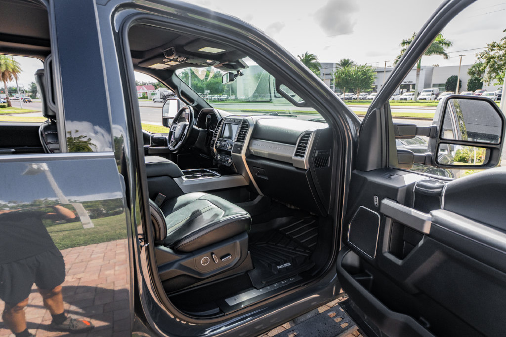Used 2021 Ford F250 Platinum w/ Tremor Off-Road Package AWD/4WD image 35