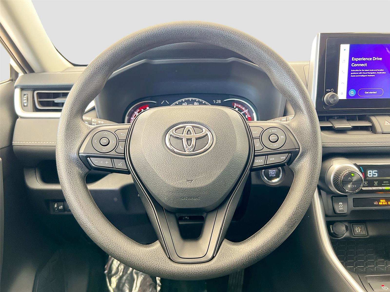 Used 2025 Toyota RAV4 XLE image 17