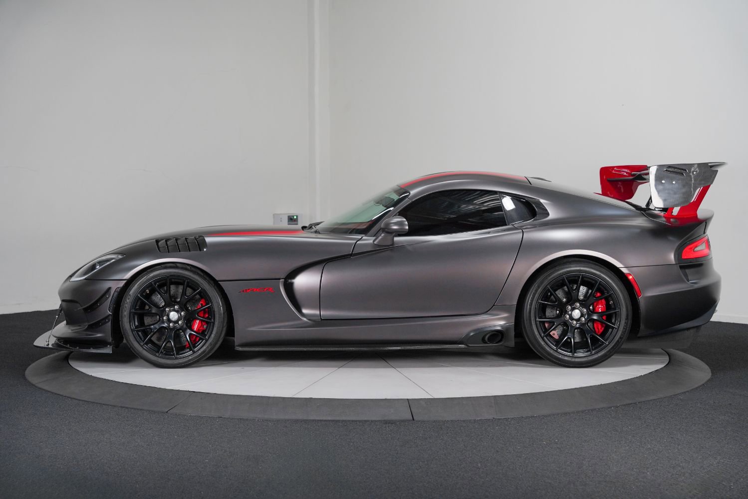 Used 2016 Dodge Viper GTC w/ ACR Package RWD image 8