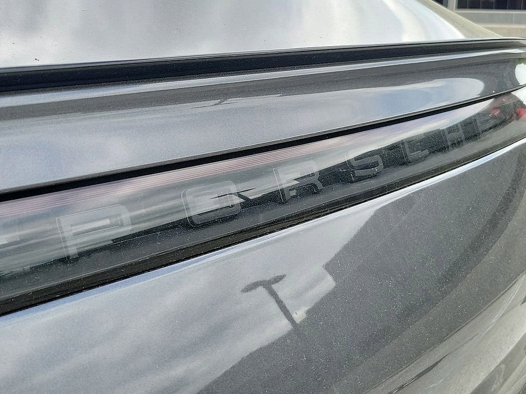 Used 2023 Porsche Cayenne Coupe image 28