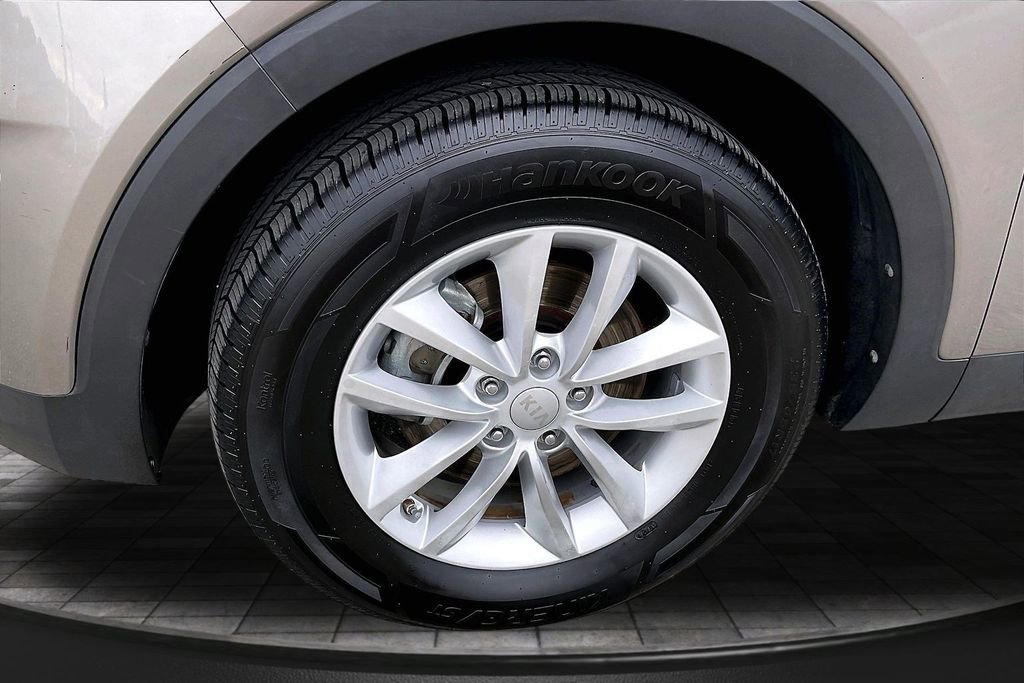Used 2017 Kia Sorento FWD w/ LX Convenience Package image 9