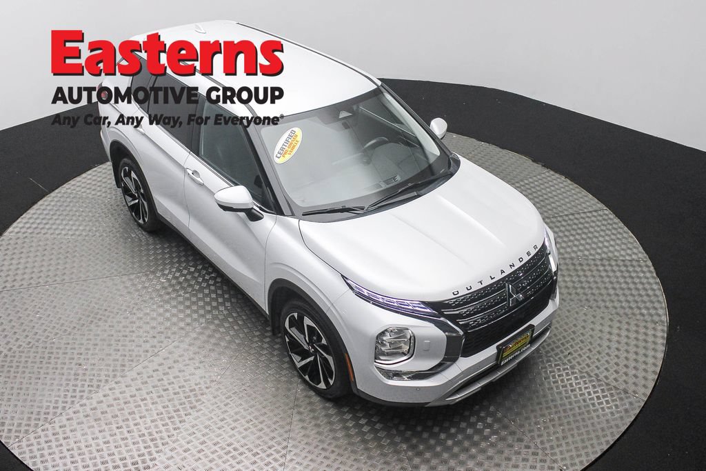 Used 2024 Mitsubishi Outlander SE AWD/4WD image 3