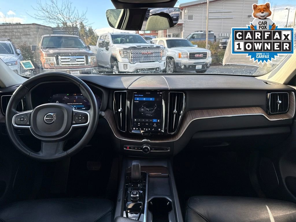 Used 2022 Volvo XC60 B5 Momentum image 14