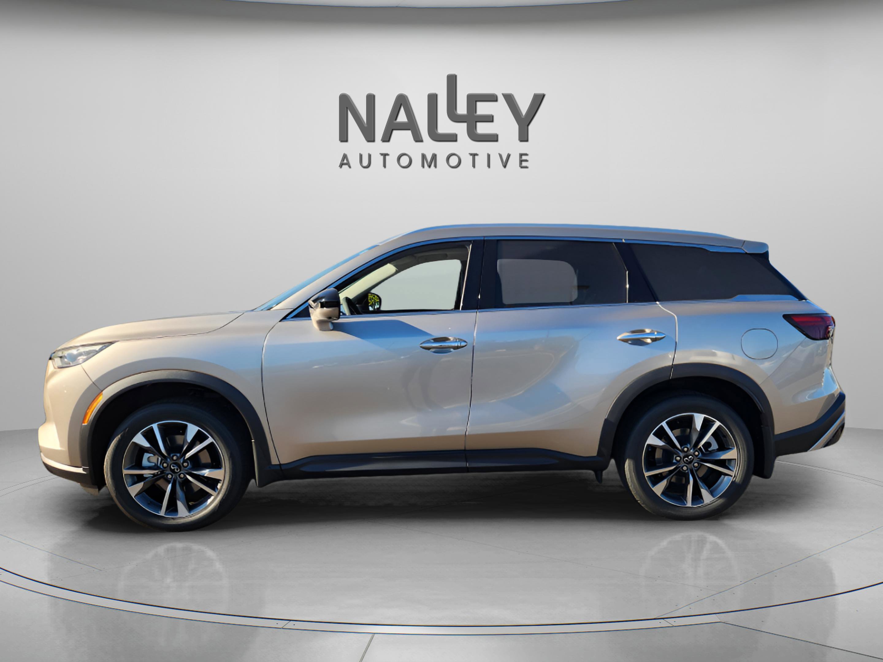 Certified 2025 INFINITI QX60 Luxe image 2