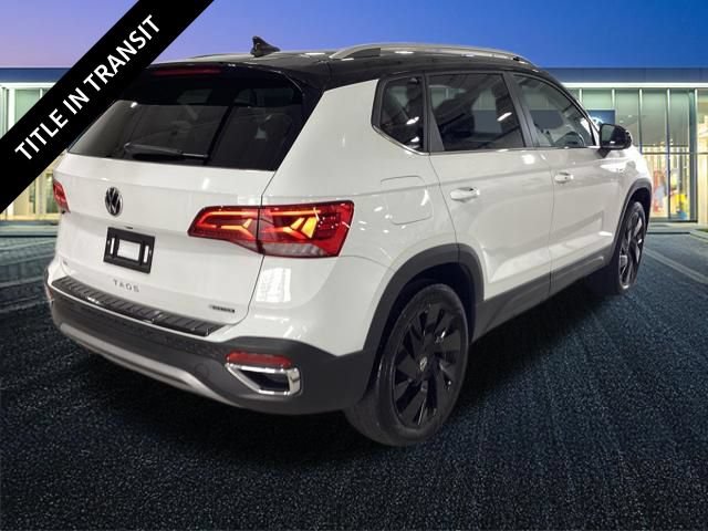 Used 2024 Volkswagen Taos SE w/ Panoramic Sunroof Package AWD/4WD image 27