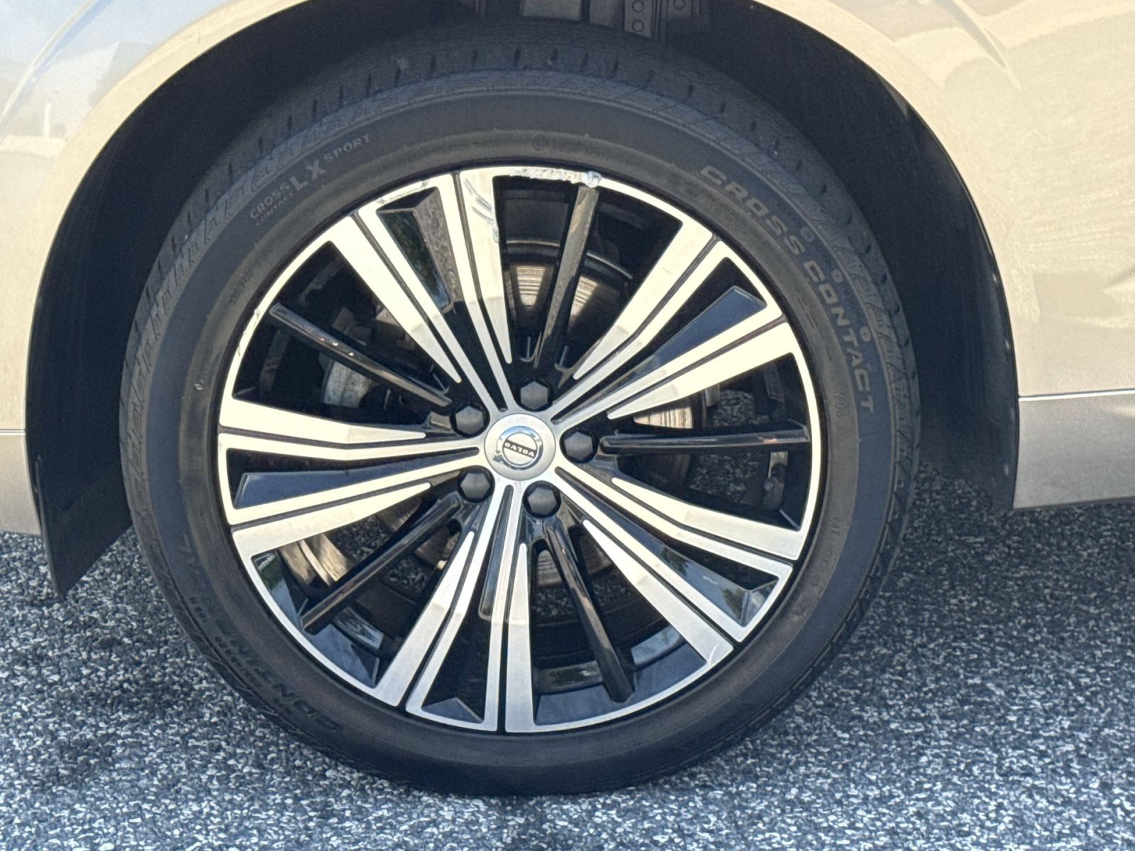 Certified 2023 Volvo XC60 B5 Plus w/ Climate Package AWD/4WD image 12