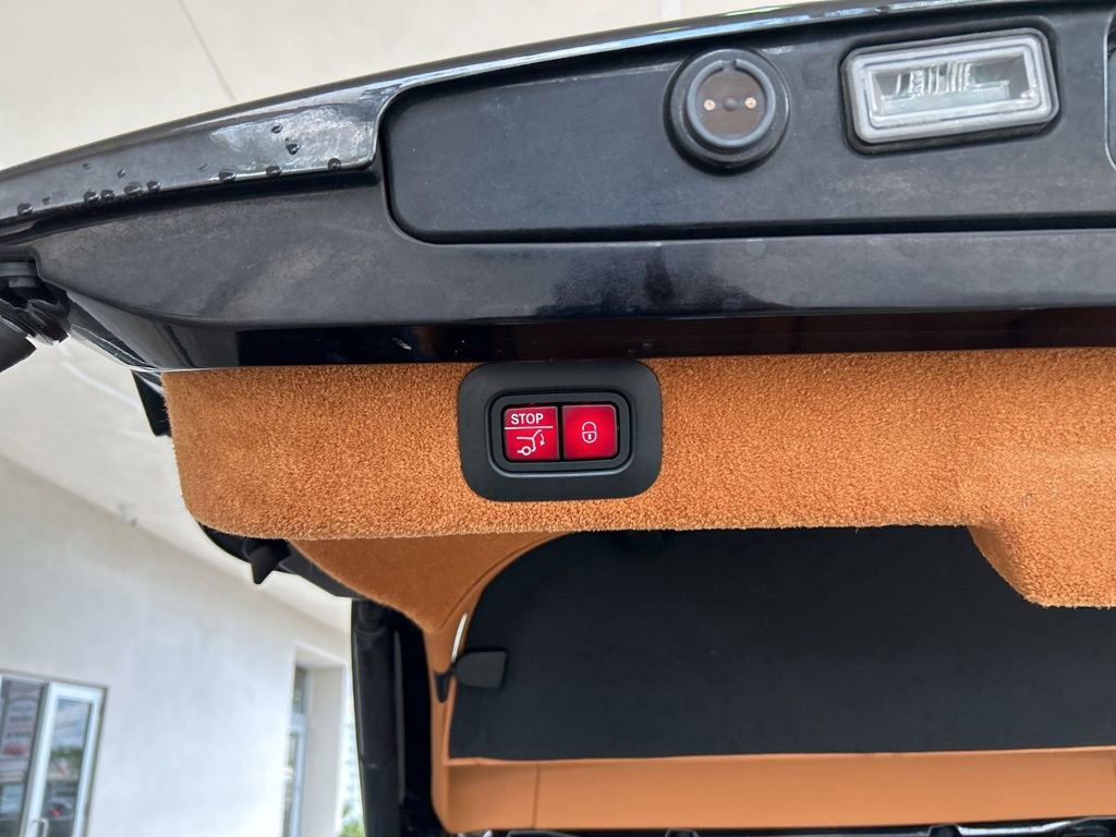 Used 2023 Aston Martin DBX image 34