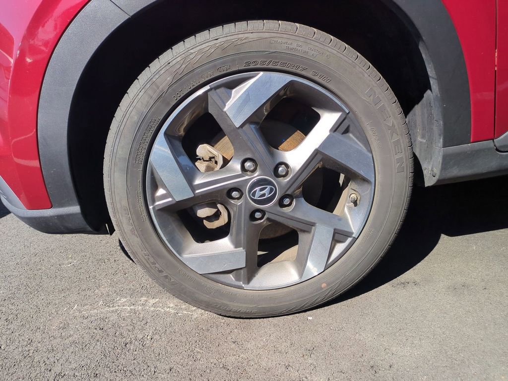 Used 2025 Hyundai Venue Limited FWD image 24
