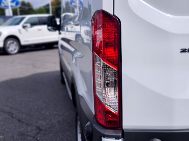 New 2027 Ford Transit 250 148 Medium Roof w/ Load Area Protection Package RWD image 9