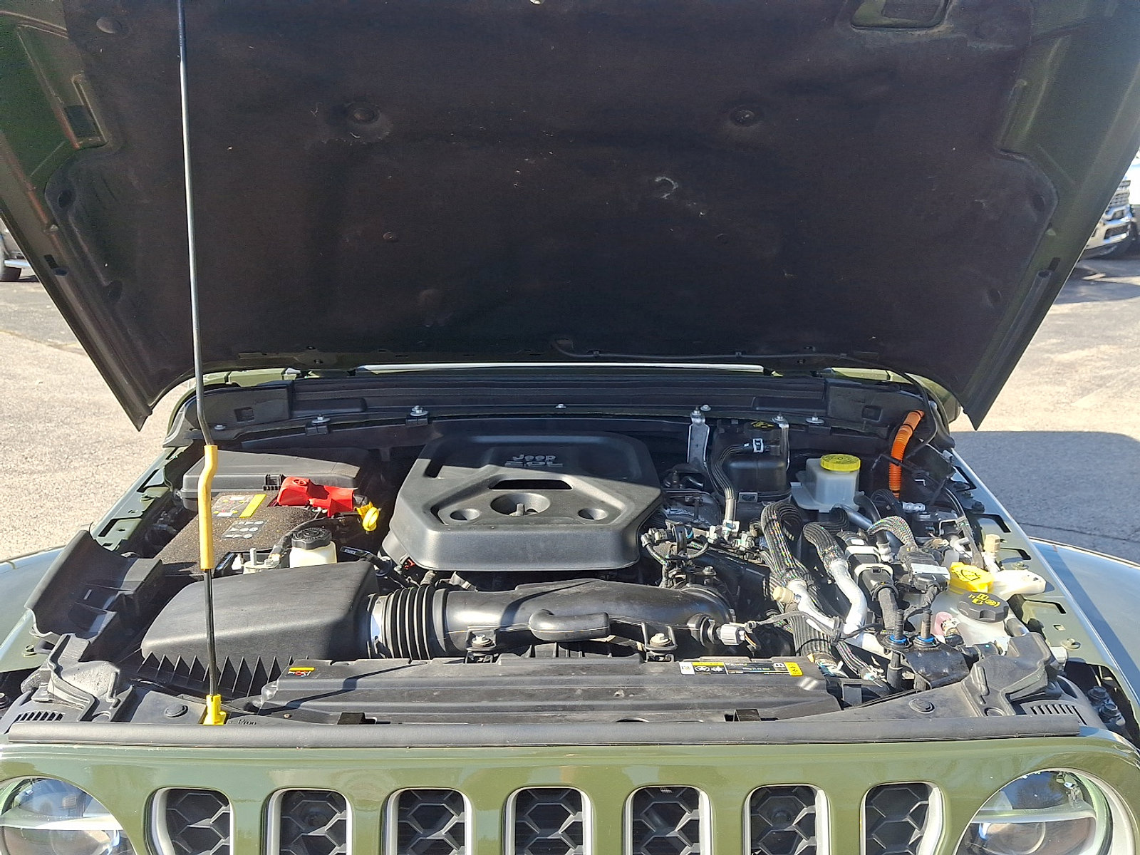 Used 2021 Jeep Wrangler Unlimited Sahara w/ Cold Weather Group image 30