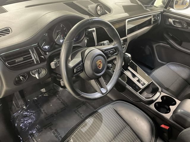 Certified 2023 Porsche Macan Turbo AWD/4WD image 4