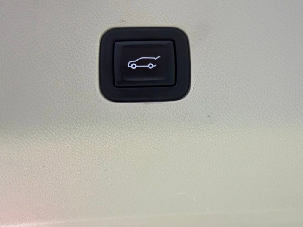 Used 2022 Cadillac Escalade ESV Sport Platinum image 34