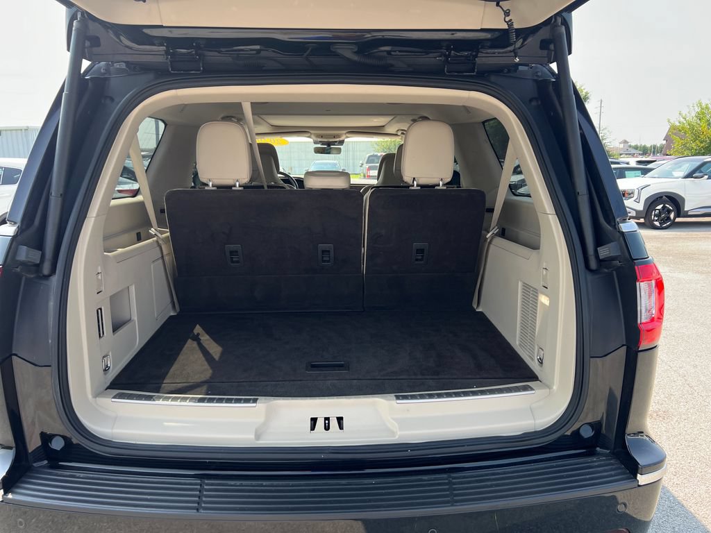 Used 2020 Lincoln Navigator L Reserve w/ Luxury Package AWD/4WD image 9