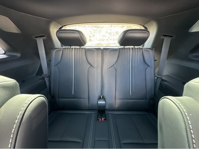 New 2026 Cadillac Vistiq Sport w/ LPO, Floor Liner Package image 16