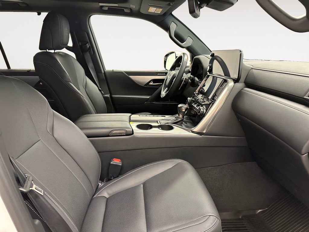 Used 2024 Lexus LX 600 F Sport AWD/4WD image 16
