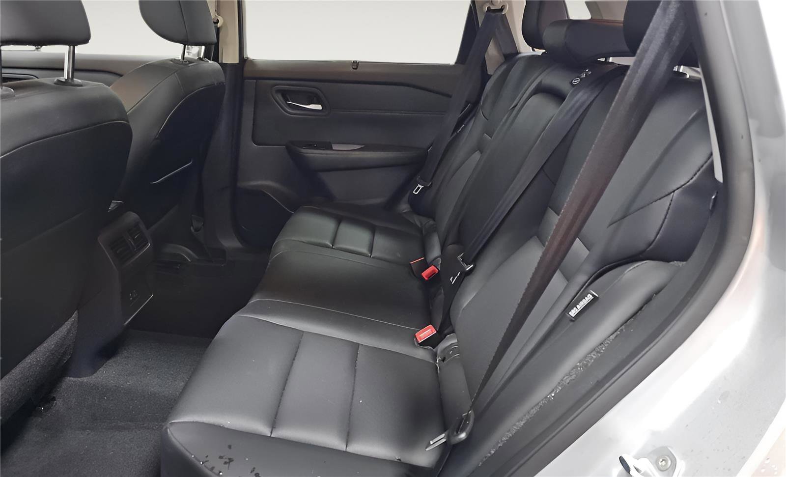 Used 2023 Nissan Rogue SV w/ SV Premium Package image 22