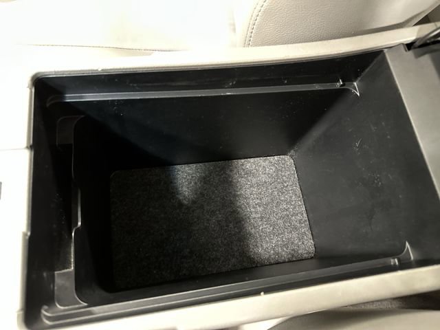 Used 2010 Toyota Camry LE FWD image 31