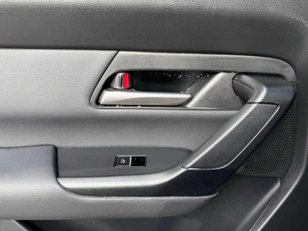 Used 2025 MAZDA CX-50 AWD 2.5 Hybrid w/ Premium Pkg image 31