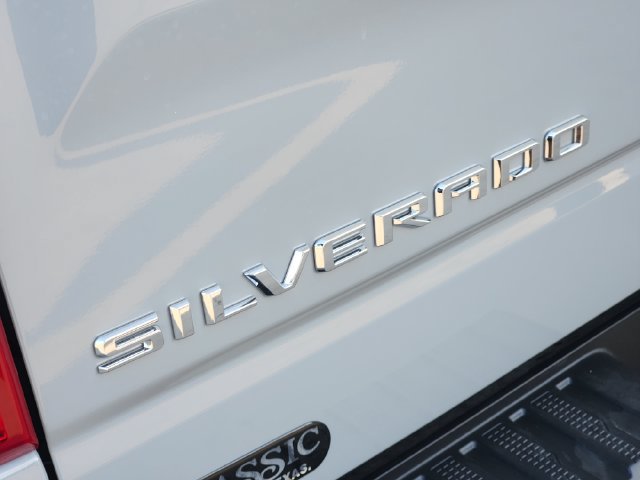 Used 2025 Chevrolet Silverado 1500 Custom RWD image 9