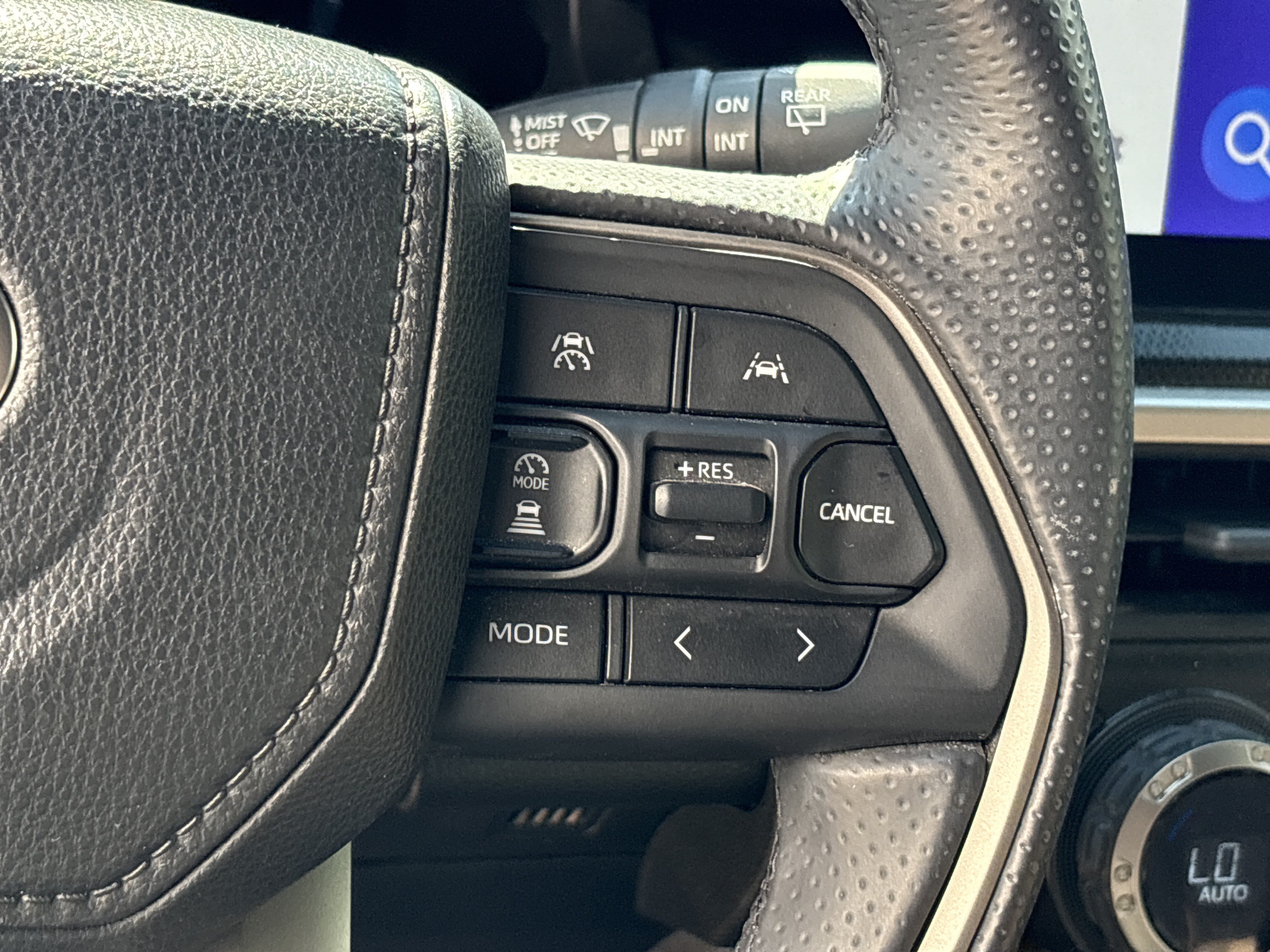 Used 2025 Toyota 4Runner Limited AWD/4WD image 20