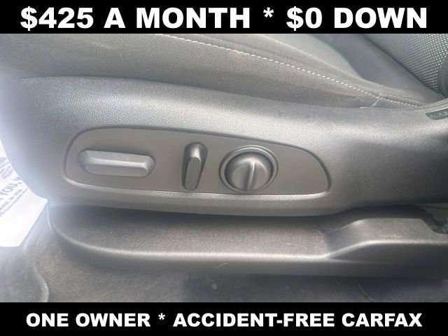 Used 2023 Chevrolet Traverse LT image 12