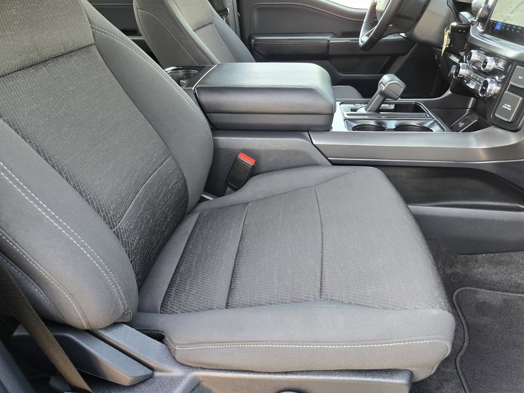 Used 2024 Ford F150 XLT w/ XLT Black Appearance Package RWD image 12