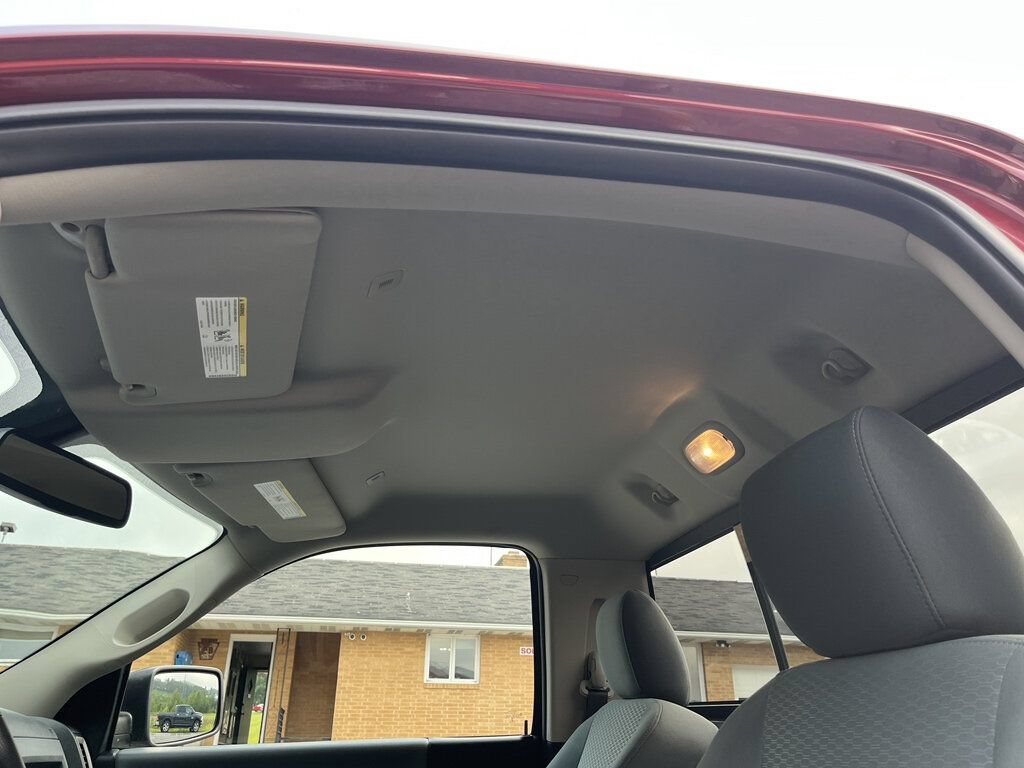Used 2017 RAM 1500 Express AWD/4WD image 30