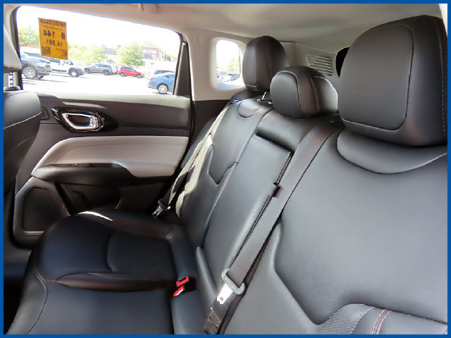 Certified 2022 Jeep Compass Limited w/ Sun and Sound Group AWD/4WD image 10