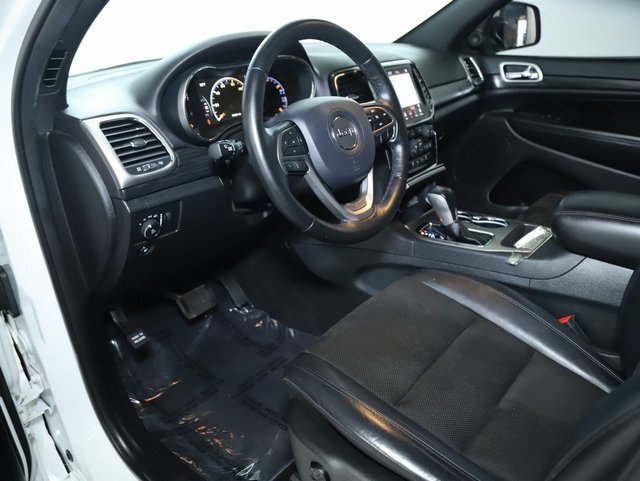 Used 2020 Jeep Grand Cherokee Altitude image 17
