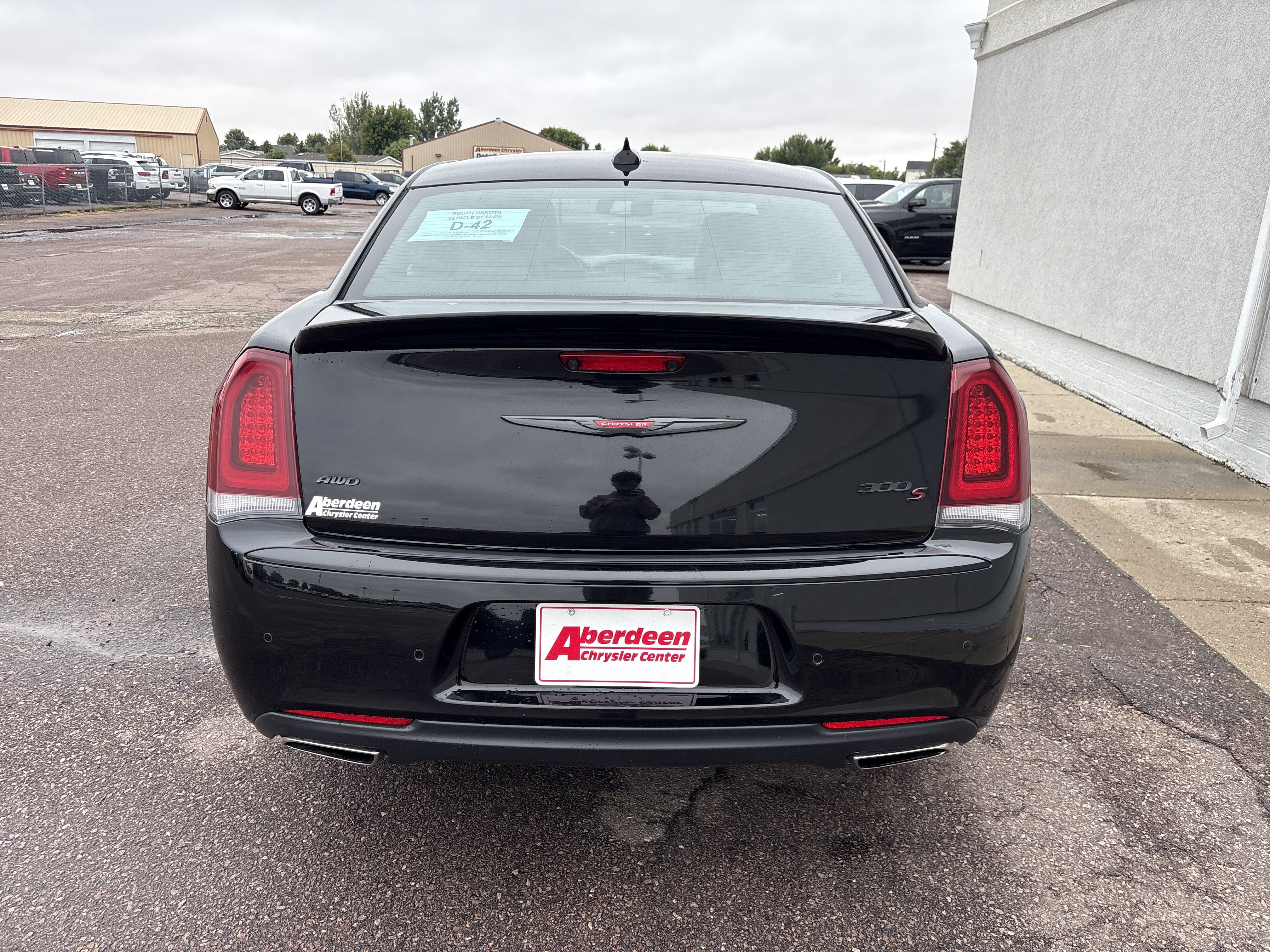 Used 2021 Chrysler 300 S w/ S Model Appearance Package AWD/4WD image 6