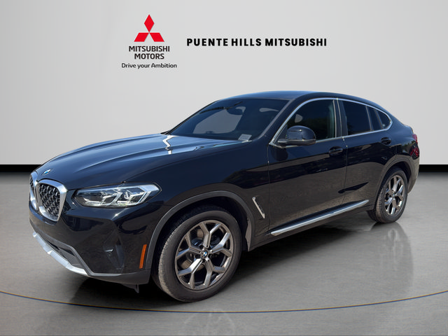 Used 2022 BMW X4 xDrive30i AWD/4WD image 1