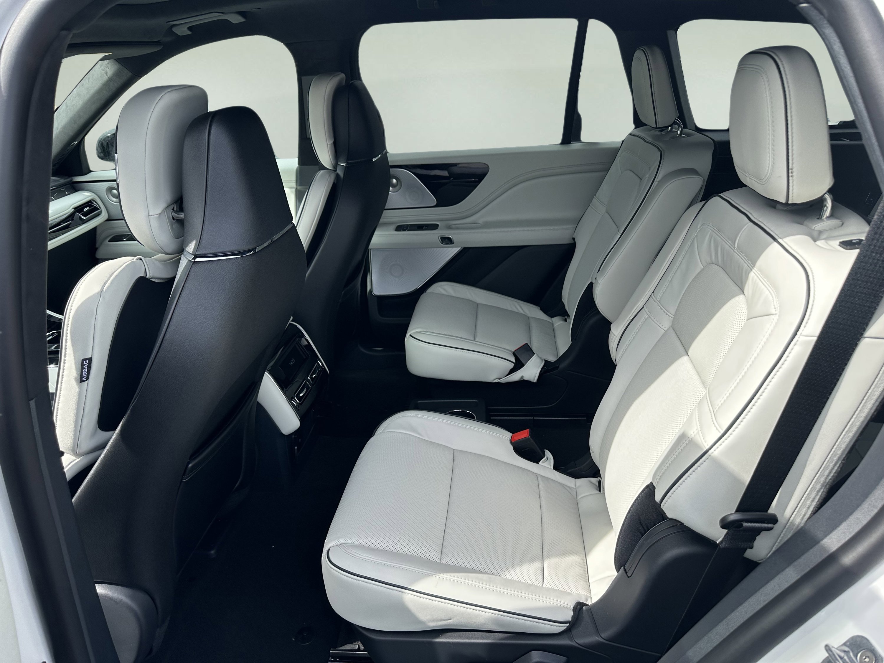 New 2026 Lincoln Aviator Black Label w/ Jet Appearance Package AWD/4WD image 10