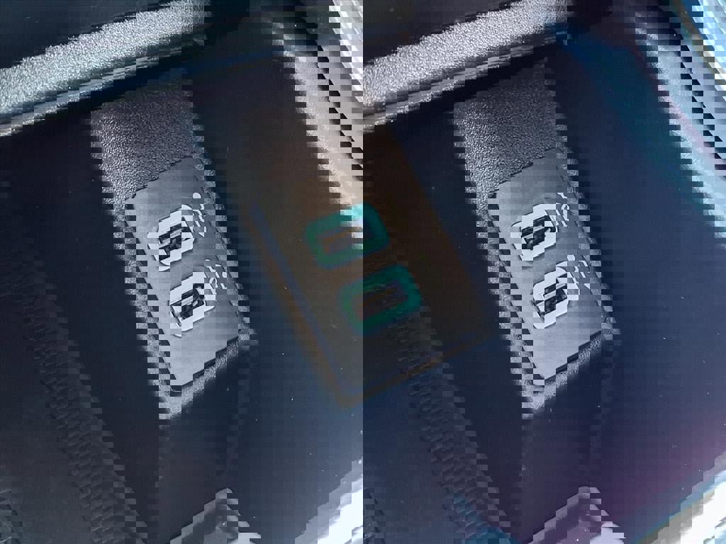 Certified 2019 Ford Edge Titanium w/ Cold Weather Package image 22