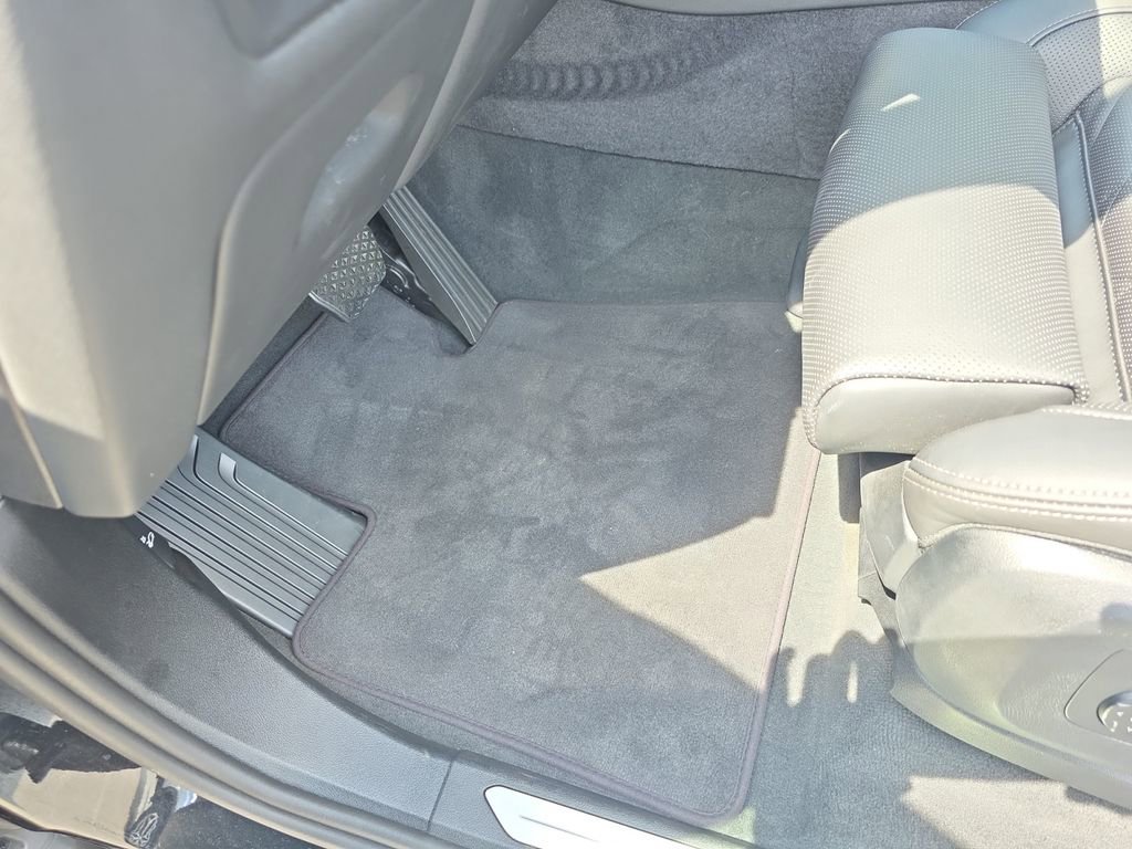 Used 2025 BMW X5 xDrive50e image 17