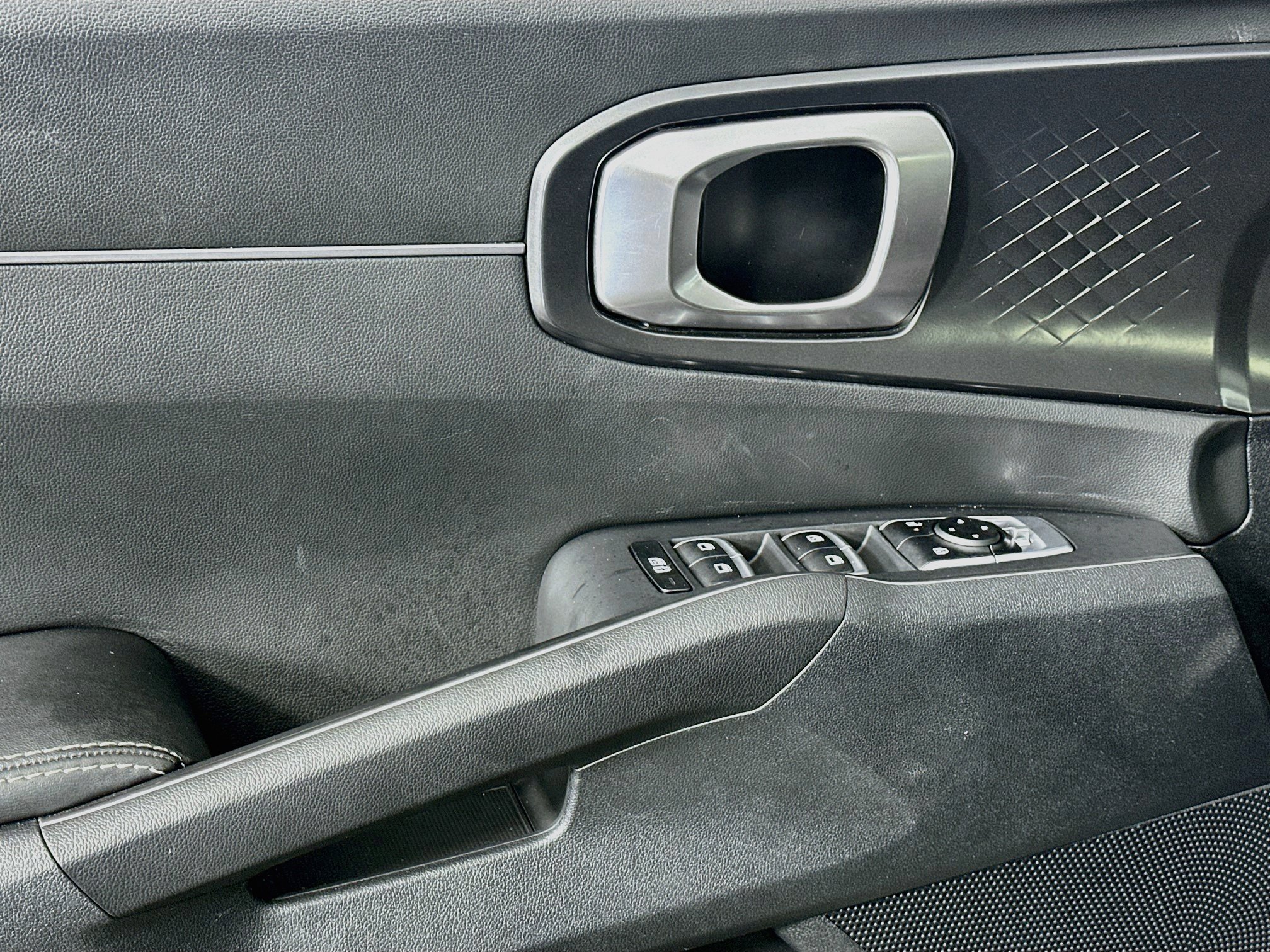 Used 2024 Kia Sorento EX w/ Panoramic Sunroof Package FWD image 15