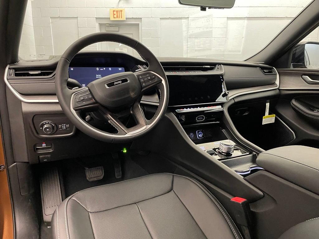 New 2026 Jeep Grand Cherokee Limited AWD/4WD image 9