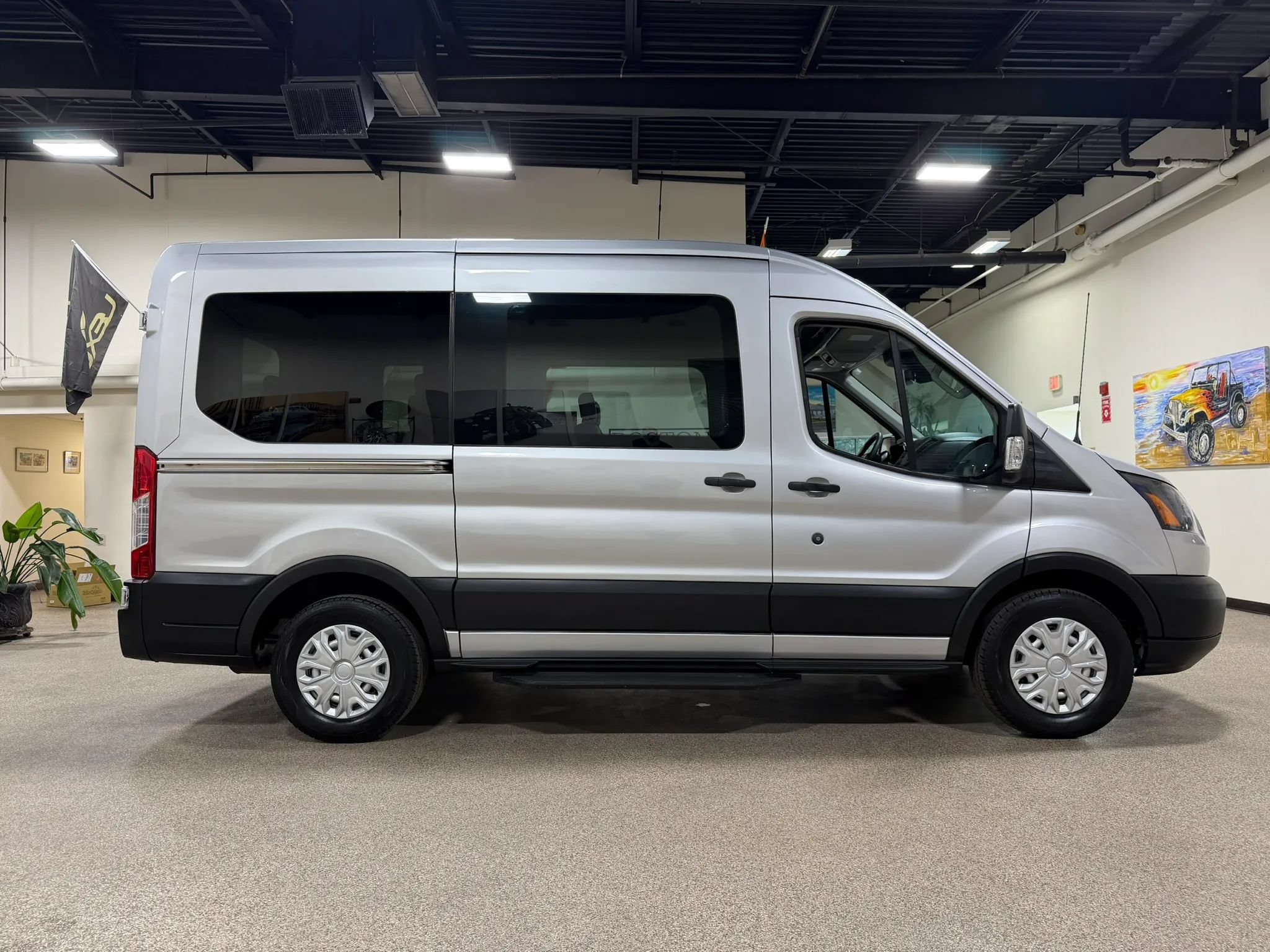 Used 2019 Ford Transit 150 XL RWD image 4