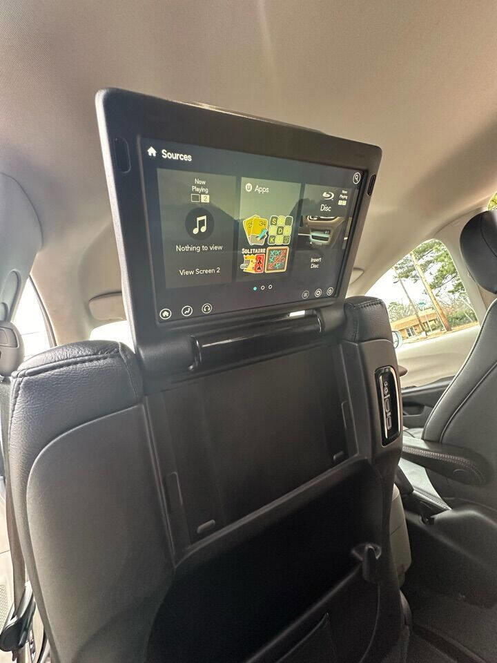 Used 2018 Chrysler Pacifica Touring-L Plus FWD image 16