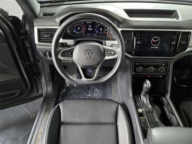 Used 2023 Volkswagen Atlas Cross Sport SE w/ Black Wheel Package image 16