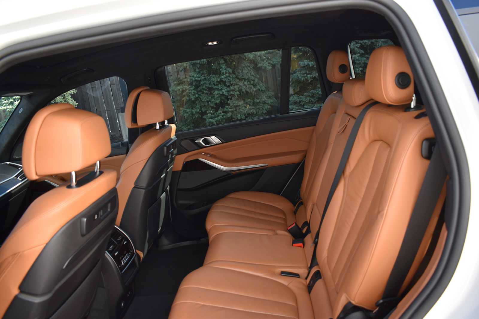 Used 2021 BMW X7 M50i w/ Cold Weather Package AWD/4WD image 15