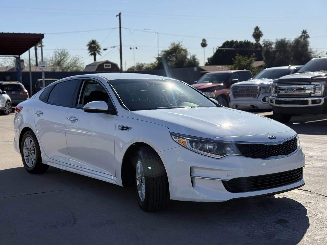 Used 2018 Kia Optima LX image 2