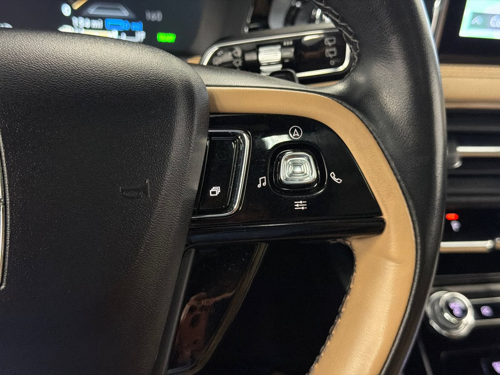 Certified 2022 Lincoln Corsair Grand Touring w/ Elements Technology Bundle AWD/4WD image 22